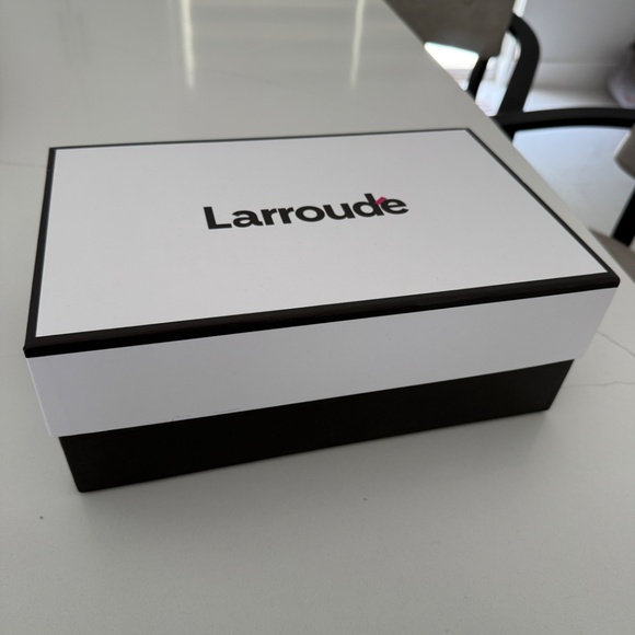 Larroude Dew Drop Macreme Mule in Ivory Leather with Gold Heel 9.5 New! - Picture 2 of 10